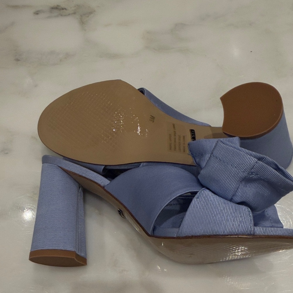Gianni Bini light blue/ Lavender Blue Bow Mules - Picture 2 of 3